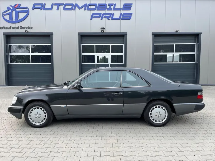 Mercedes-Benz CE 300