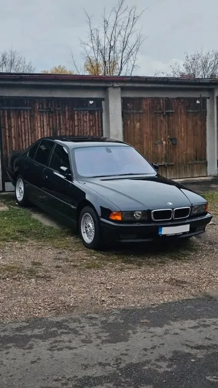 BMW 728