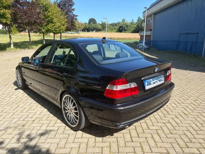 BMW 320