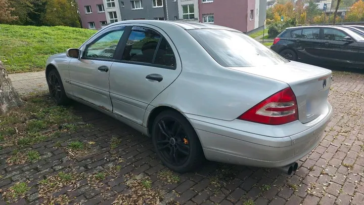 Mercedes-Benz C 180