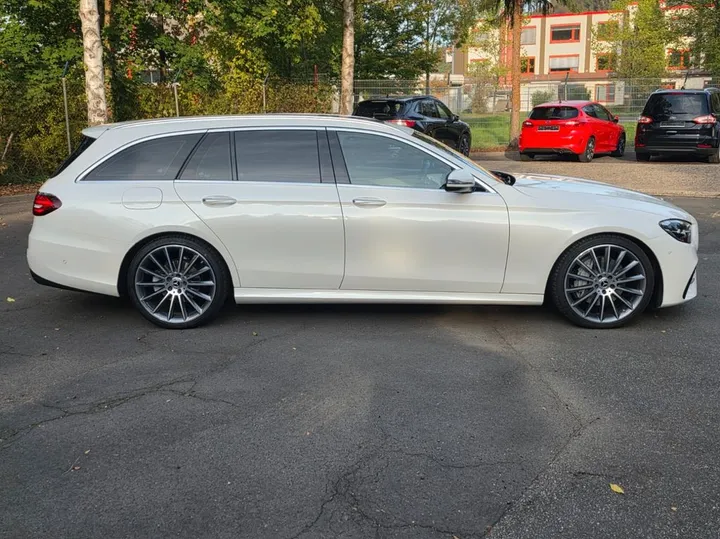 Mercedes-Benz E 220