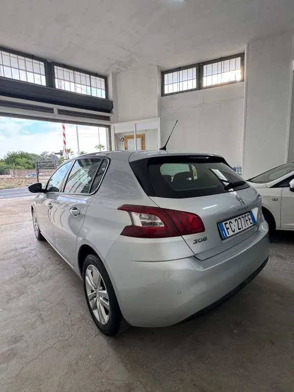 Peugeot 308