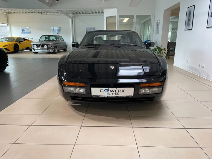 Porsche 944