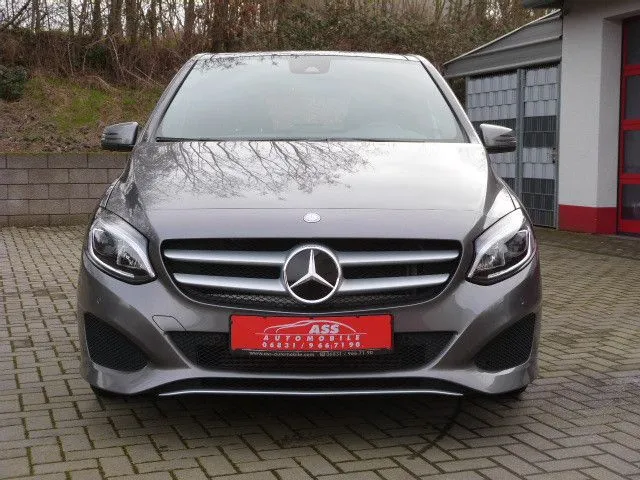 Mercedes-Benz B 200