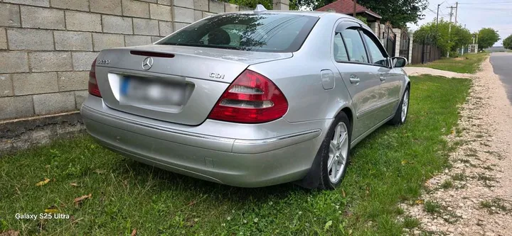 Mercedes-Benz E 220