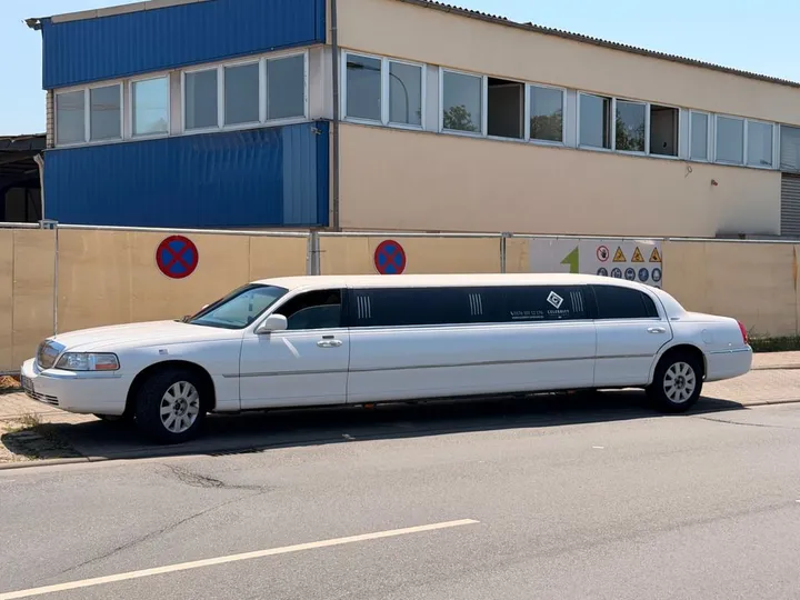 Lincoln Town Car