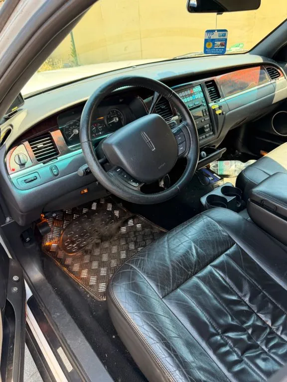 Lincoln Town Car