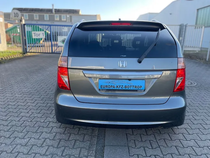 Honda FR-V