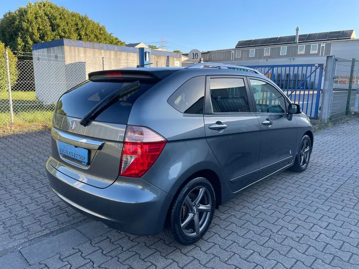 Honda FR-V