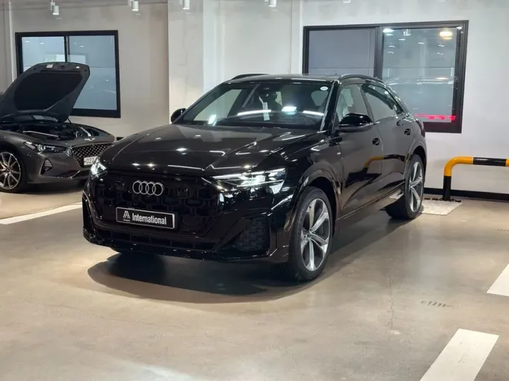 Audi Q8