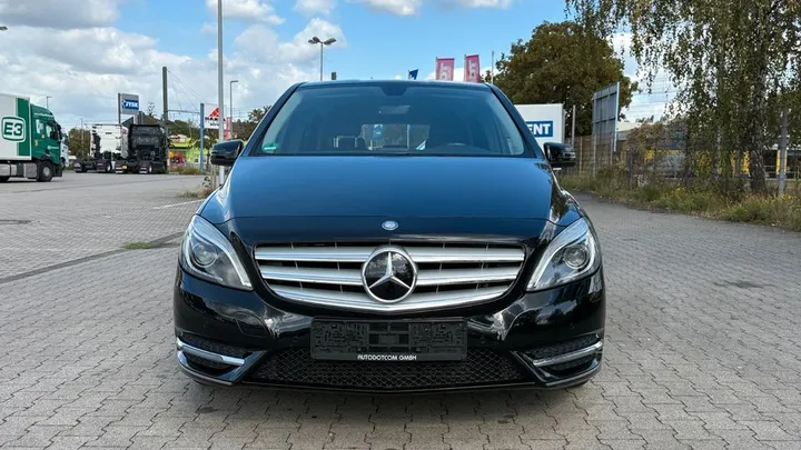 Mercedes-Benz B 200