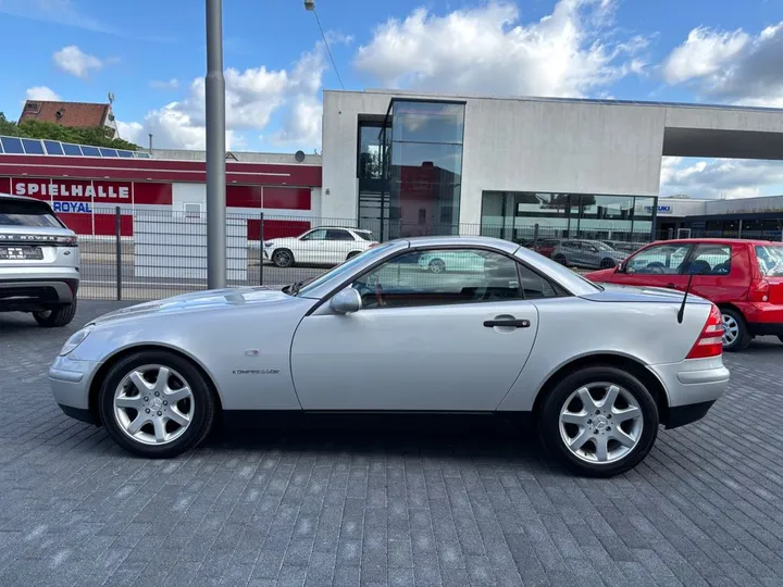 Mercedes-Benz SLK 230