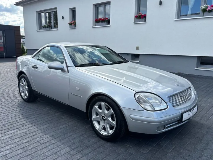 Mercedes-Benz SLK 230