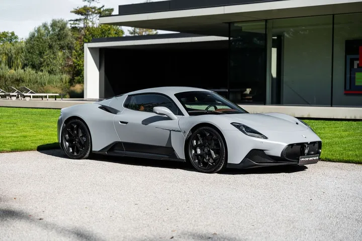 Maserati MC20