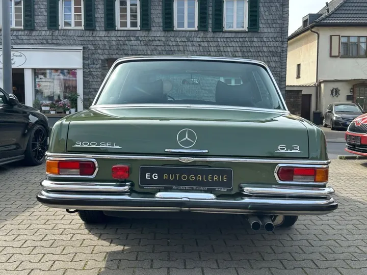 Mercedes-Benz 300