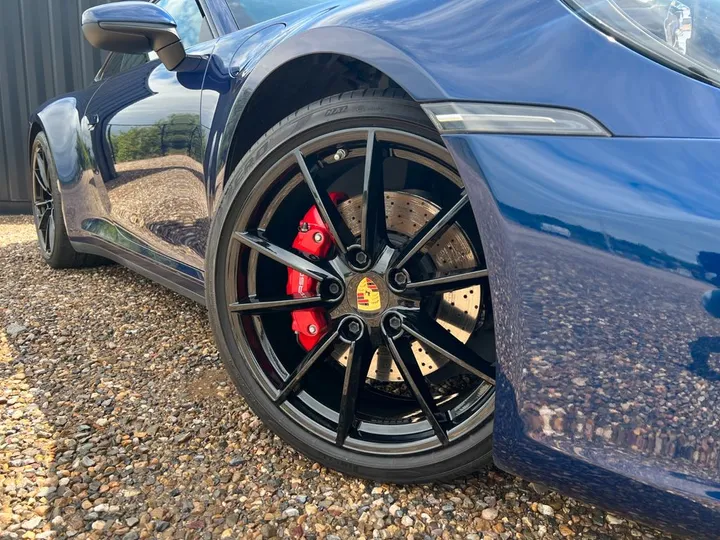 Porsche 992
