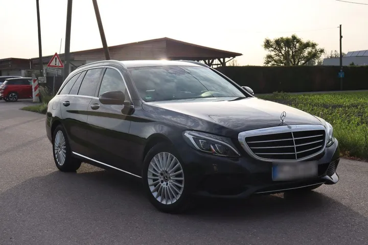 Mercedes-Benz C 220
