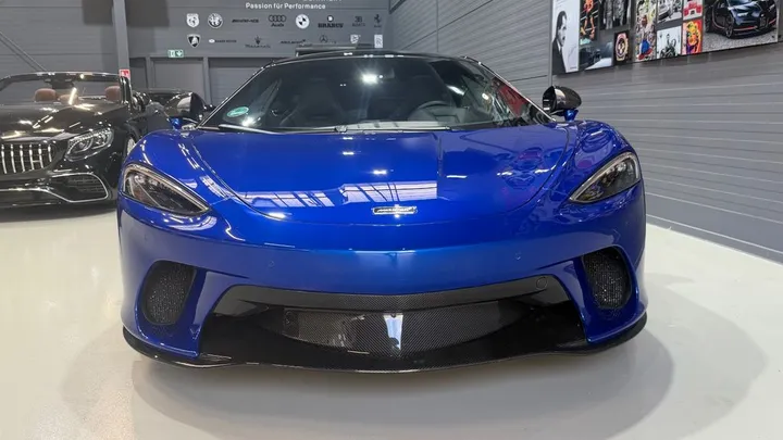 McLaren GT