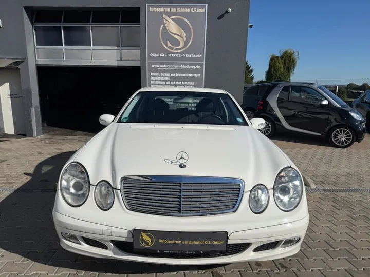 Mercedes-Benz E 200