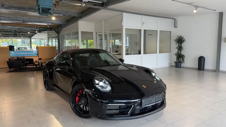 Porsche 992