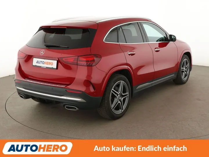 Mercedes-Benz GLA 220