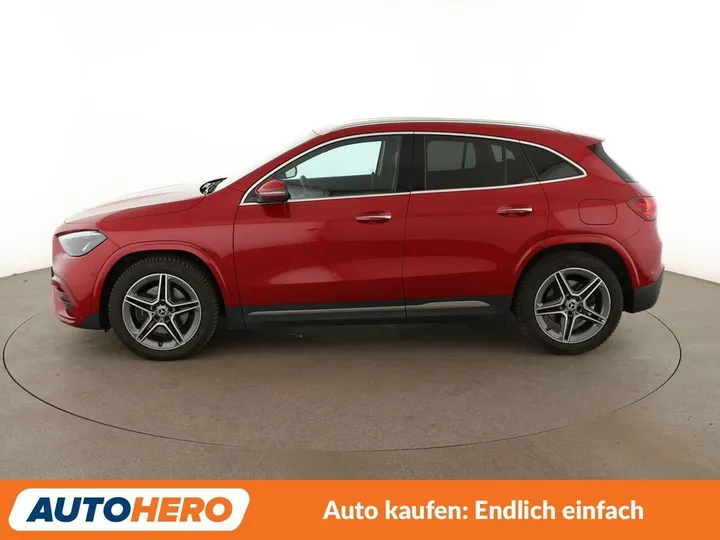 Mercedes-Benz GLA 220