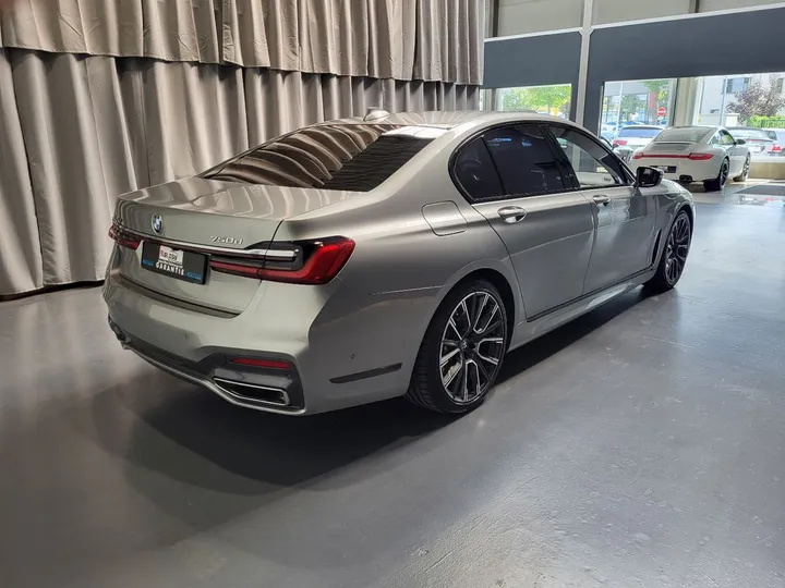 BMW 750