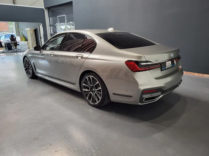 BMW 750