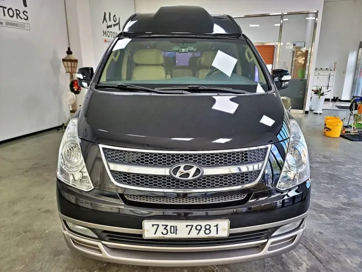 Hyundai Starex