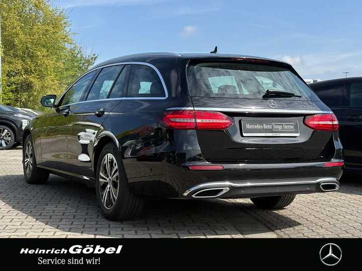 Mercedes-Benz E 220
