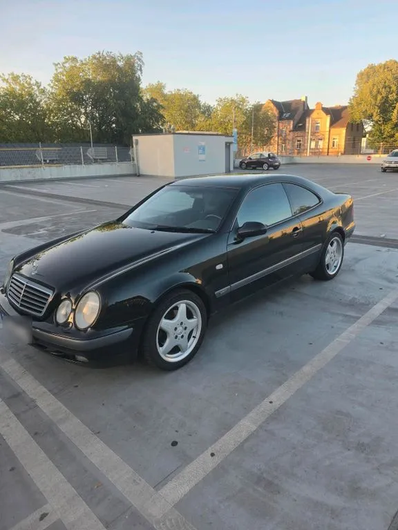 Mercedes-Benz CLK 200