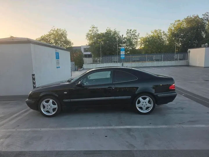 Mercedes-Benz CLK 200