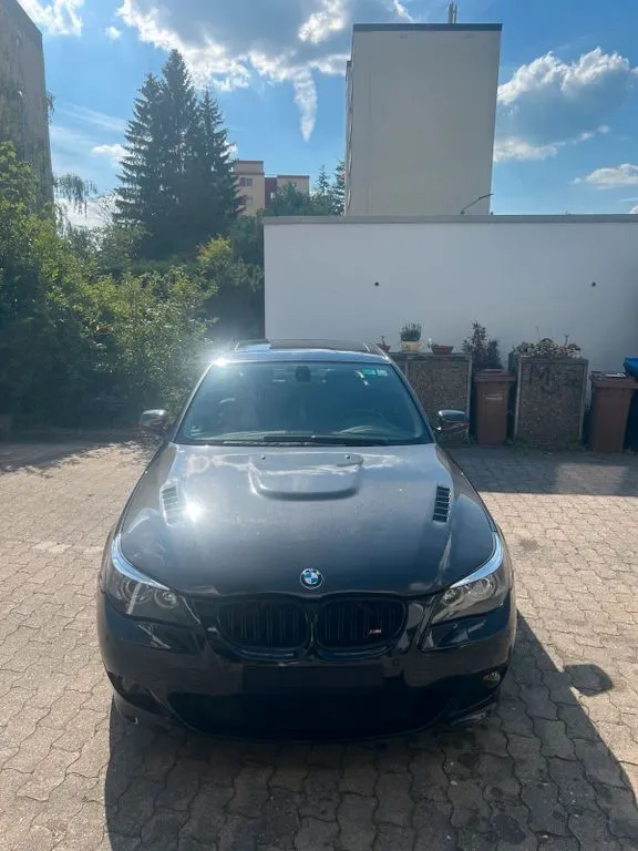 BMW 523