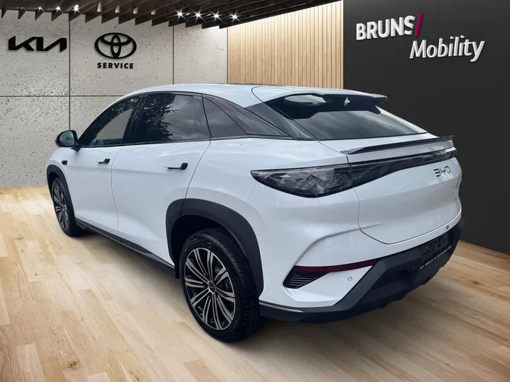 BYD SEALION 7