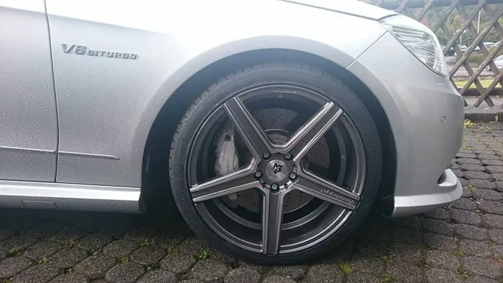 Mercedes-Benz E 500