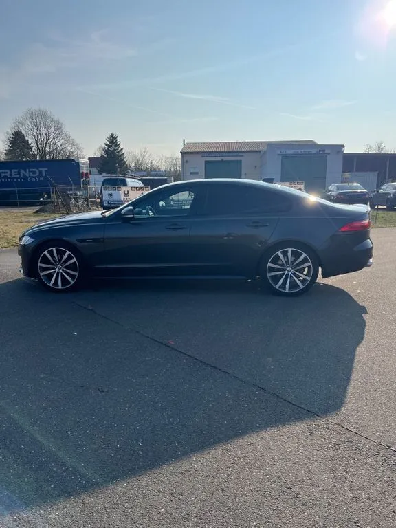 Jaguar XF