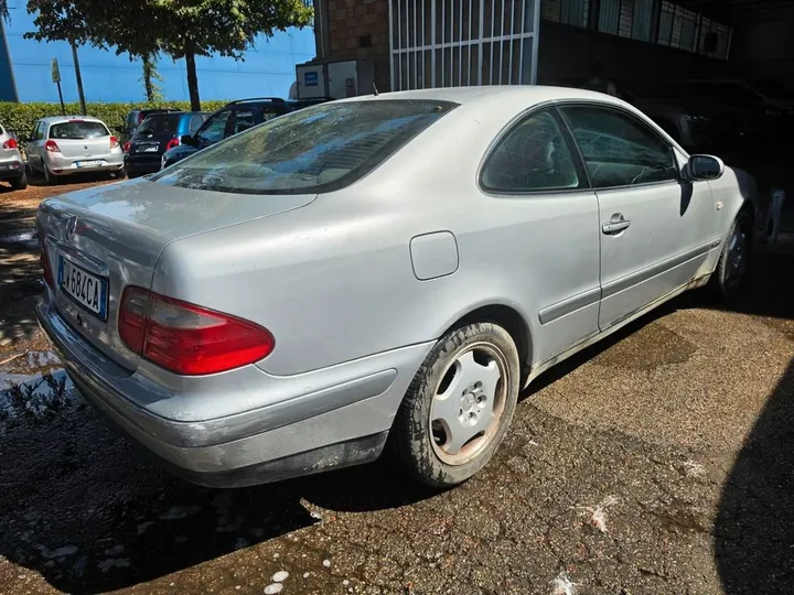 Mercedes-Benz CLK 200