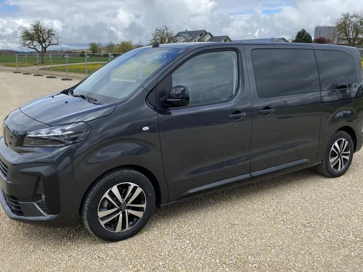 Peugeot Traveller