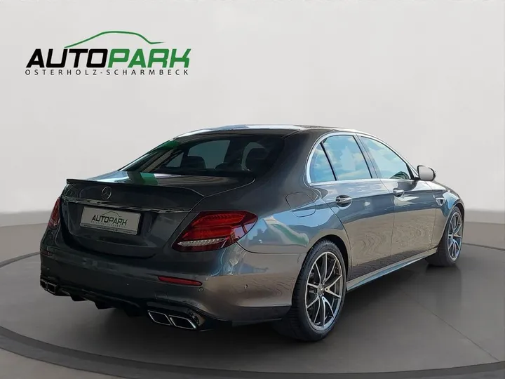 Mercedes-Benz E 63 AMG