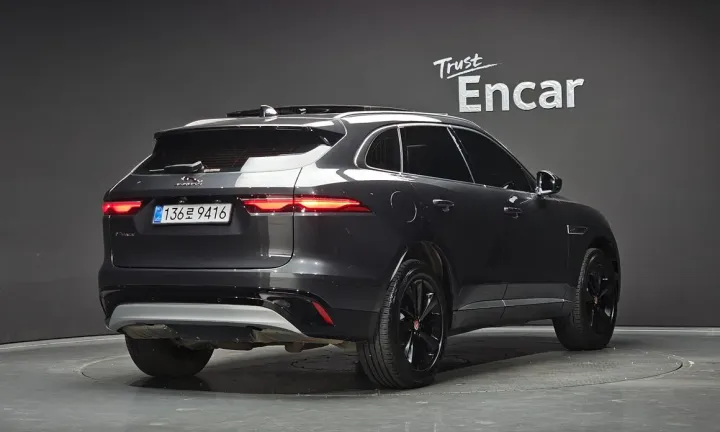 Jaguar F-PACE