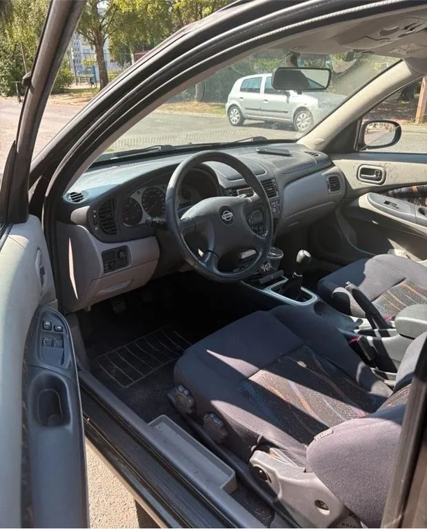 Nissan Almera