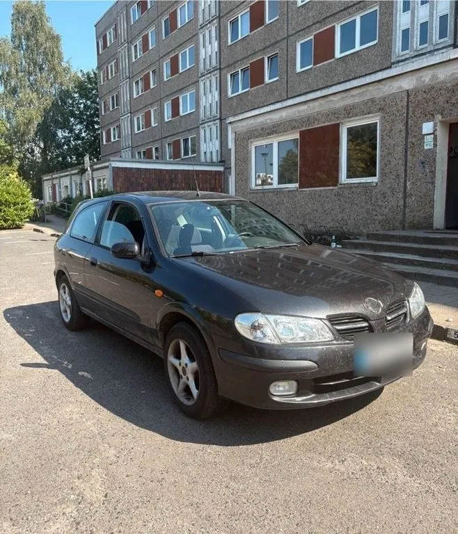 Nissan Almera