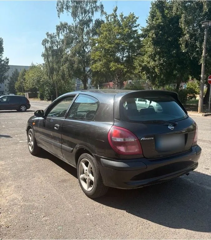 Nissan Almera