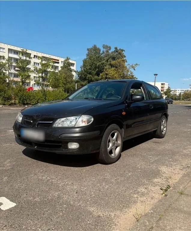 Nissan Almera