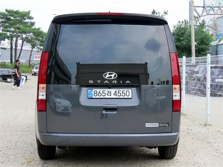 Hyundai Staria