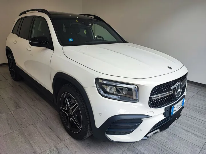 Mercedes-Benz GLB 200