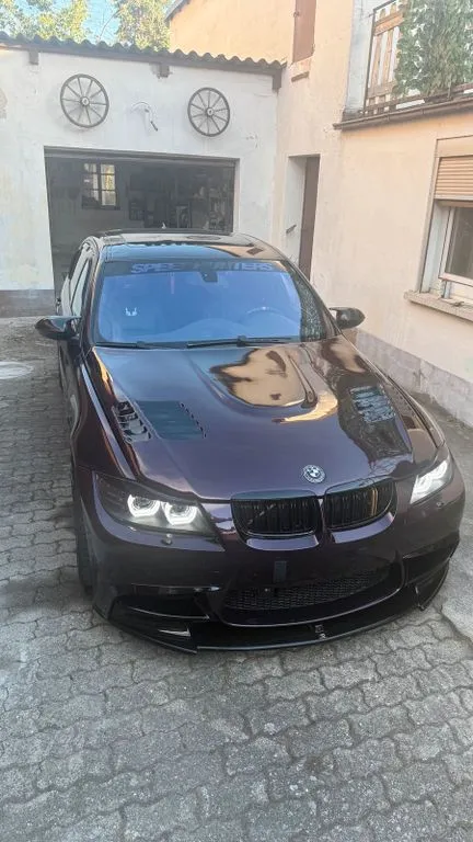 BMW 330