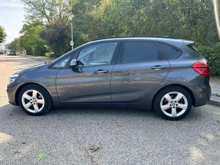 BMW 218