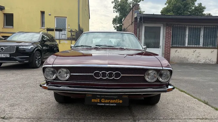 Audi 100