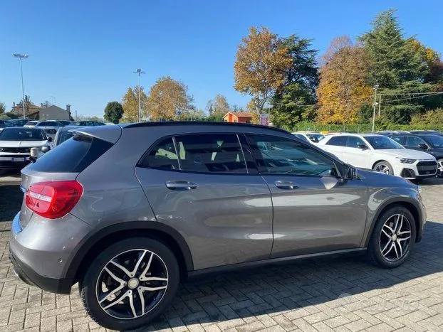Mercedes-Benz GLA 200